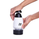 Triturador manual de alimentos com lâminas rotativas