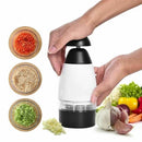 Triturador manual de alimentos com lâminas rotativas